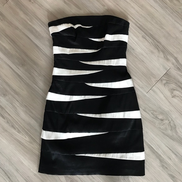 Cache Dresses & Skirts - Cache Black & White Mini Dress
